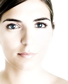 6 Eye Makeup Safety Tips